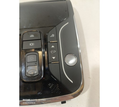 Плафон освещения салона передний