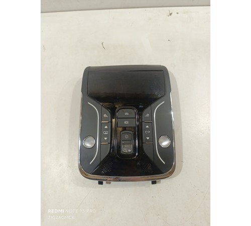 Плафон освещения салона передний