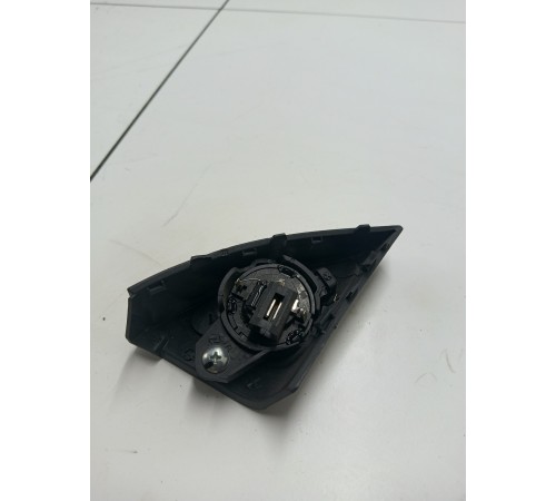 Динамик (уголок) двери передний правый