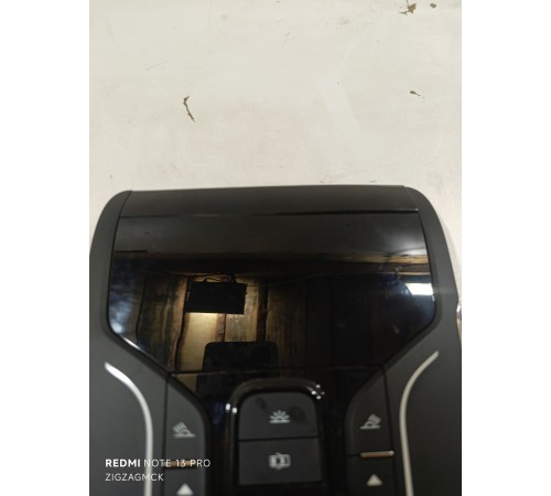 Плафон освещения салона передний