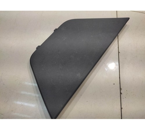 пластик багажника (задний левый)