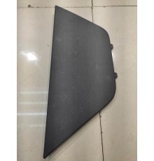 пластик багажника (задний левый)