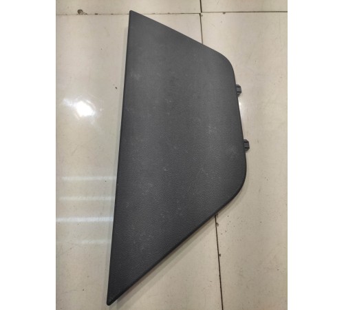 пластик багажника (задний левый)