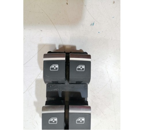 Блок кнопок стеклоподъемника