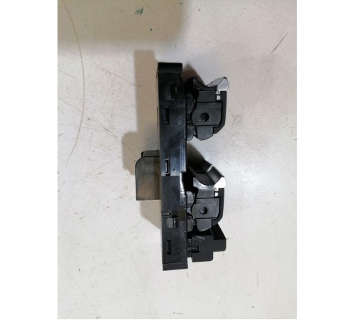 Блок кнопок стеклоподъемника