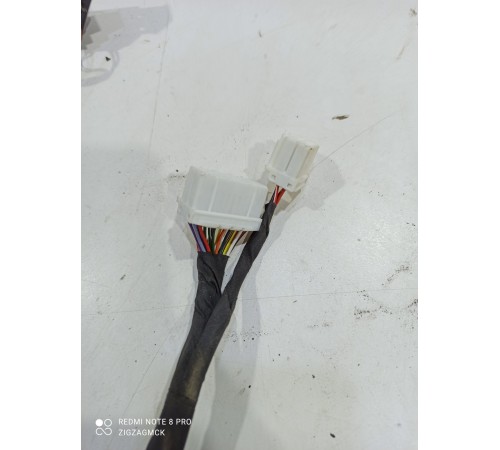 Электропроводка двери (передняя левая)