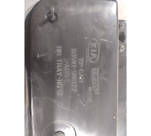 Бардачок передний правый