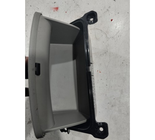 Бардачок передний правый