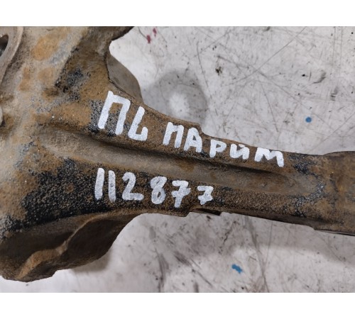 Кулак поворотный передний левый