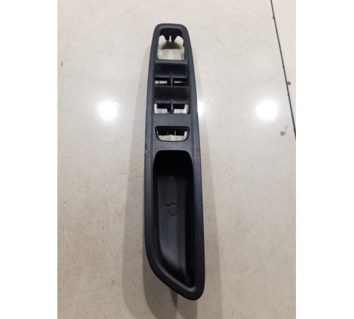 Накладка блока управления стеклоподъемниками (передняя левая)