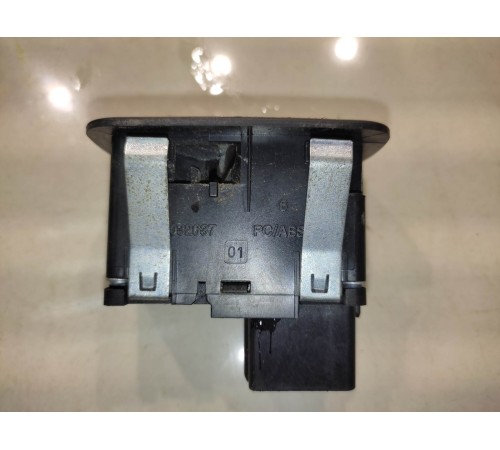 Кнопка стеклоподъемника (задняя, левая)