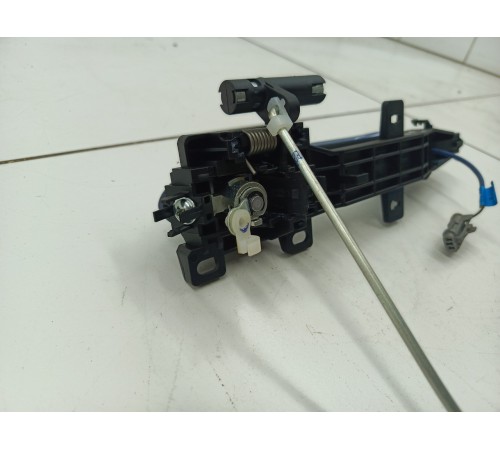 Ручка двери передняя левая