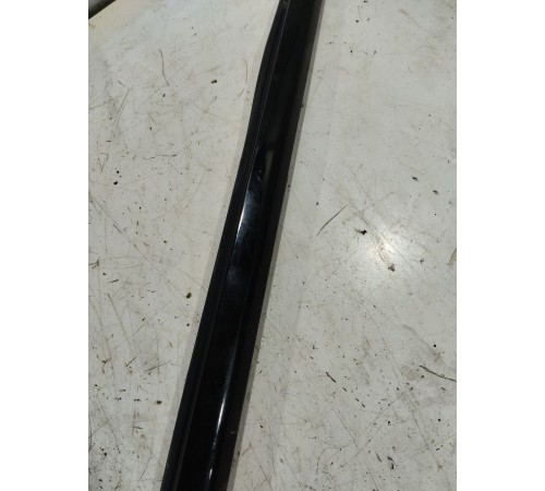 Молдинг стекла задний правый