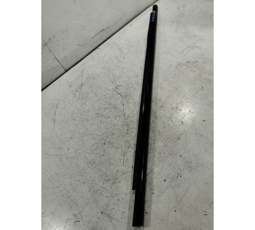 Молдинг стекла задний правый