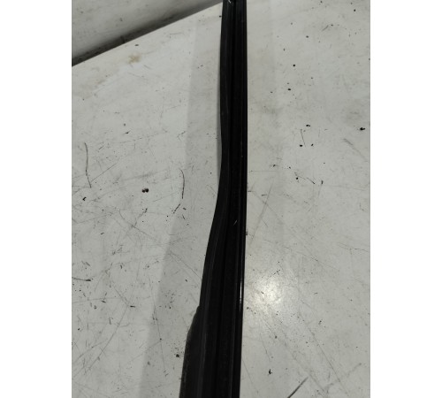 Молдинг стекла задний правый