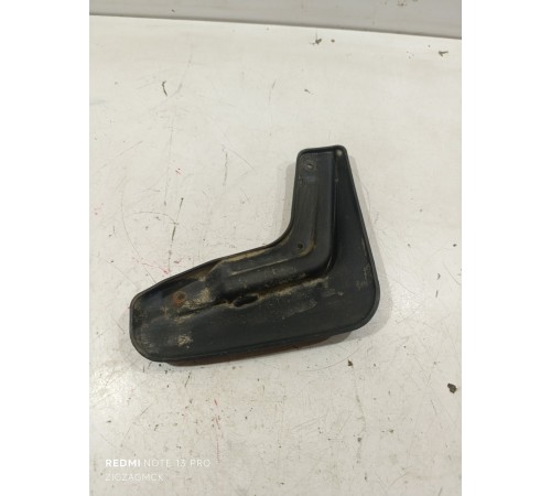 Брызговик передний левый