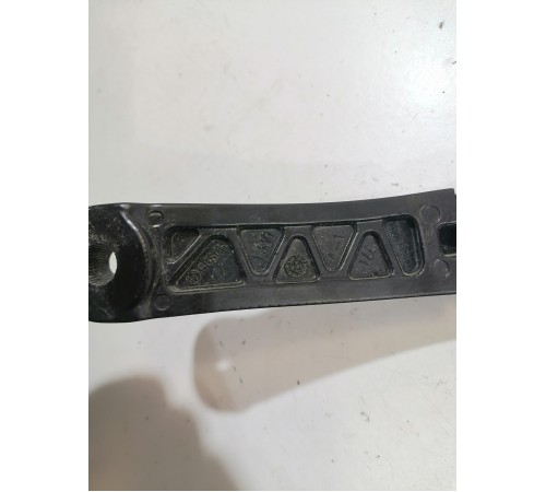 Поводок стеклоочистителя правый