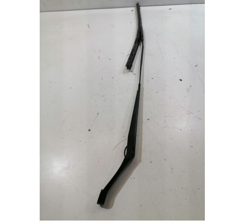 Поводок стеклоочистителя правый