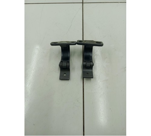 Петли крышки багажника