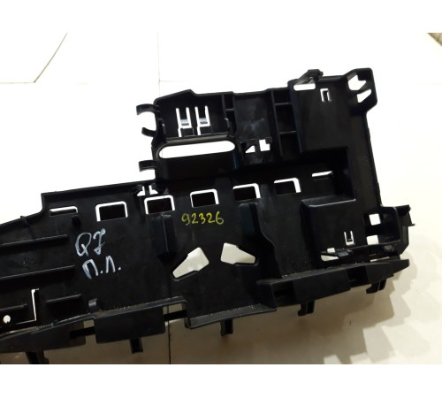 Накладка сиденья (передняя левая)