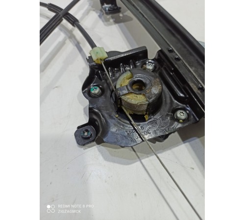 Стеклоподъемник (передний правый)