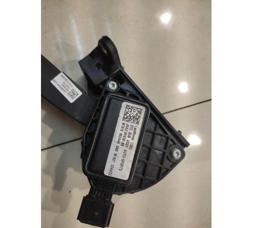 Педаль акселератора