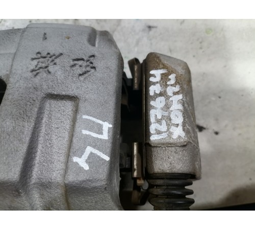 Суппорт передний левый