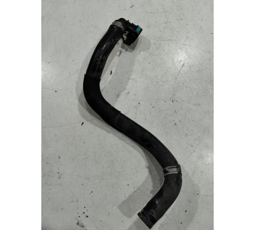 Патрубок системы охлаждения