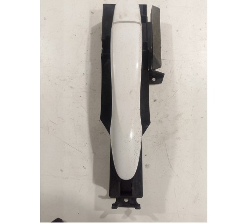 Ручка двери передняя правая (наружная)