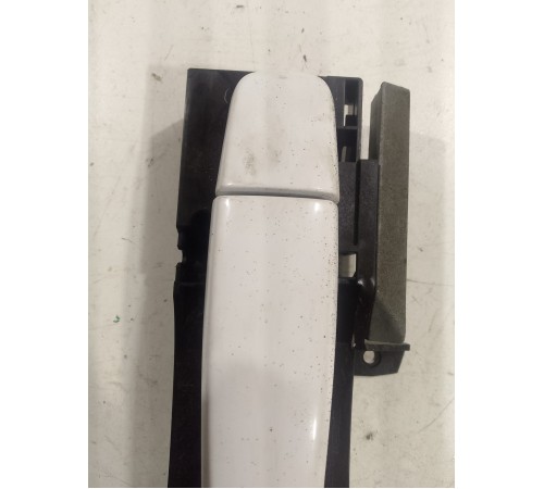 Ручка двери передняя правая (наружная)