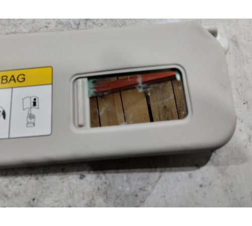 Козырек солнцезащитный правый