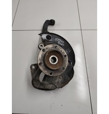 Кулак поворотный передний правый