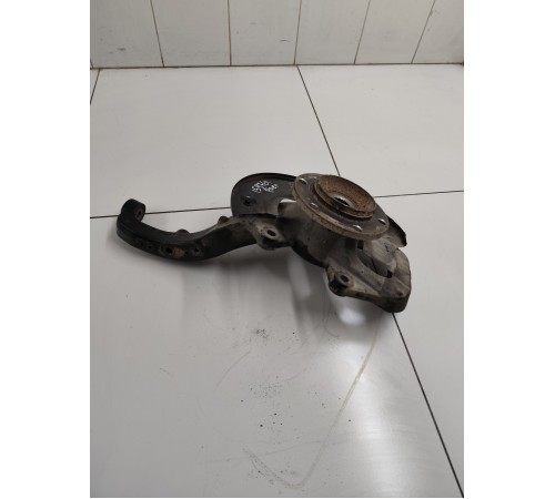 Кулак поворотный передний правый