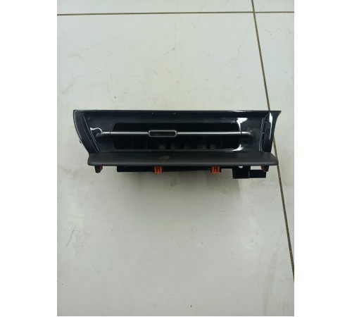 Воздушный дефлектор передний левый