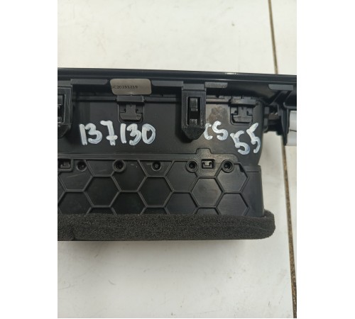 Воздушный дефлектор передний левый