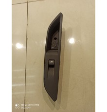 Кнопка стеклоподъемника (задняя, правая)