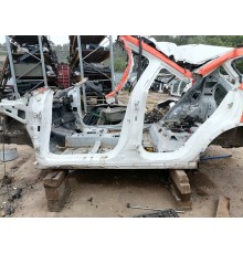 Порог левый