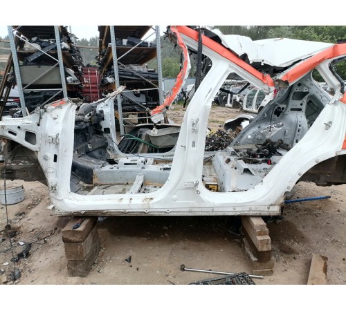 Порог левый