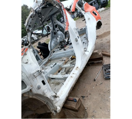 Порог левый