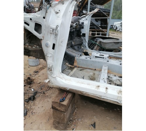 Порог левый