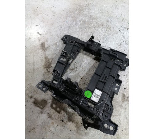 Кронштейн пластик салона