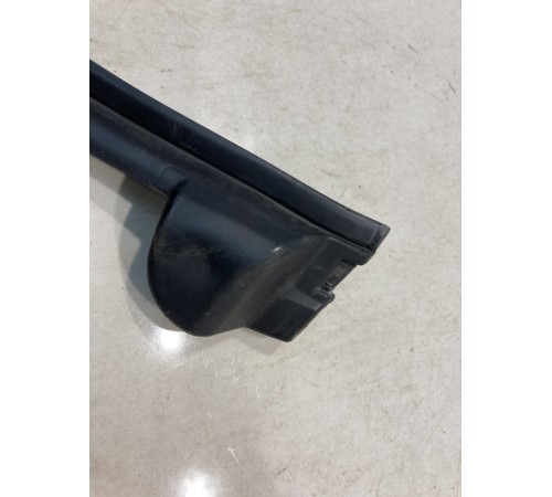 Уплотнитель двери(передний,правый)