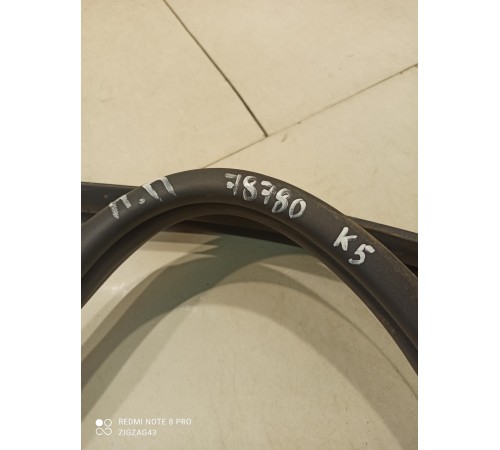 Уплотнитель двери (передний, правый)