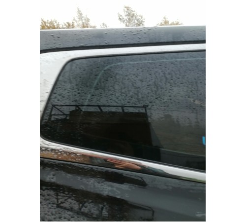 Стекло глухое правое, форточка