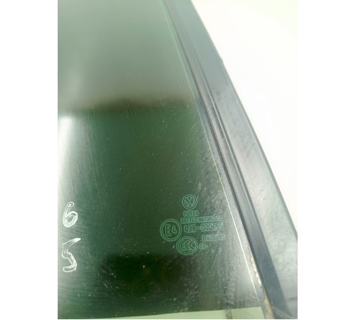 Глухое стекло заднее правое