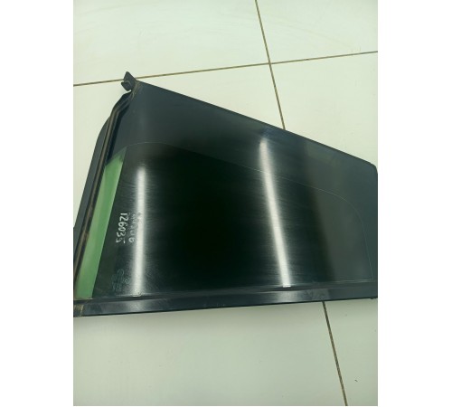 Глухое стекло заднее правое