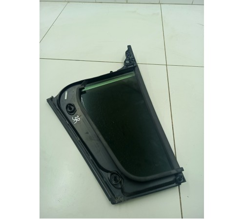 Глухое стекло заднее правое