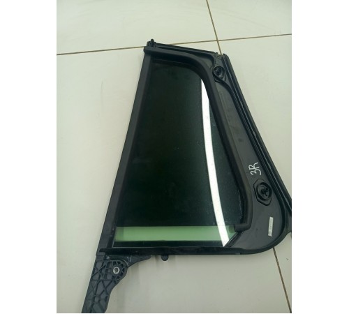 Глухое стекло заднее правое