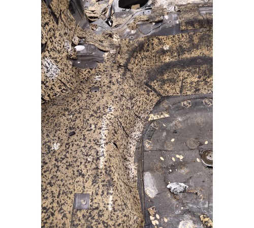 Ниша багажника(запасного колеса)