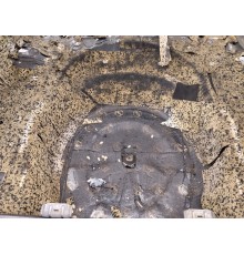 Ниша багажника(запасного колеса)